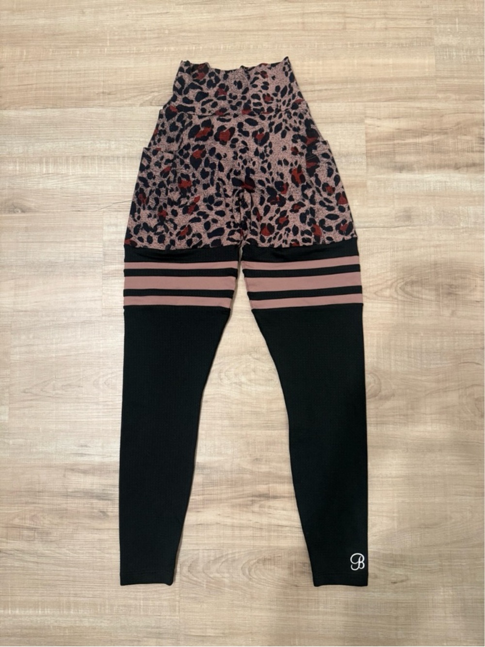 Bombshell Leggings! Cross listed on Mercari!